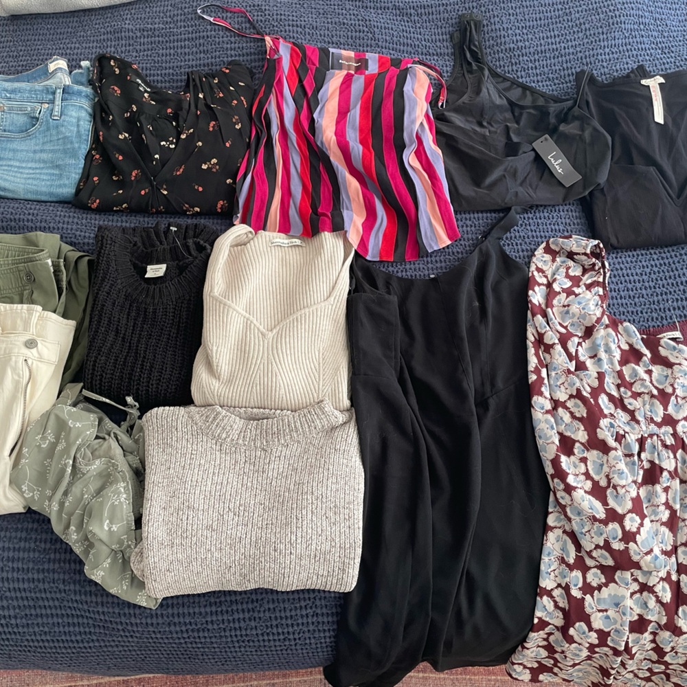 Mystery Bundle of Women’s Clothing - Abercrombie, Reformation, Free People